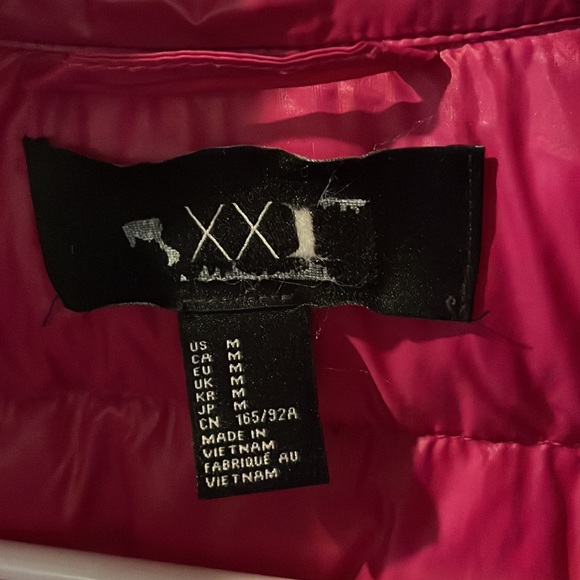 Pink magenta puffer vest - Picture 2 of 5